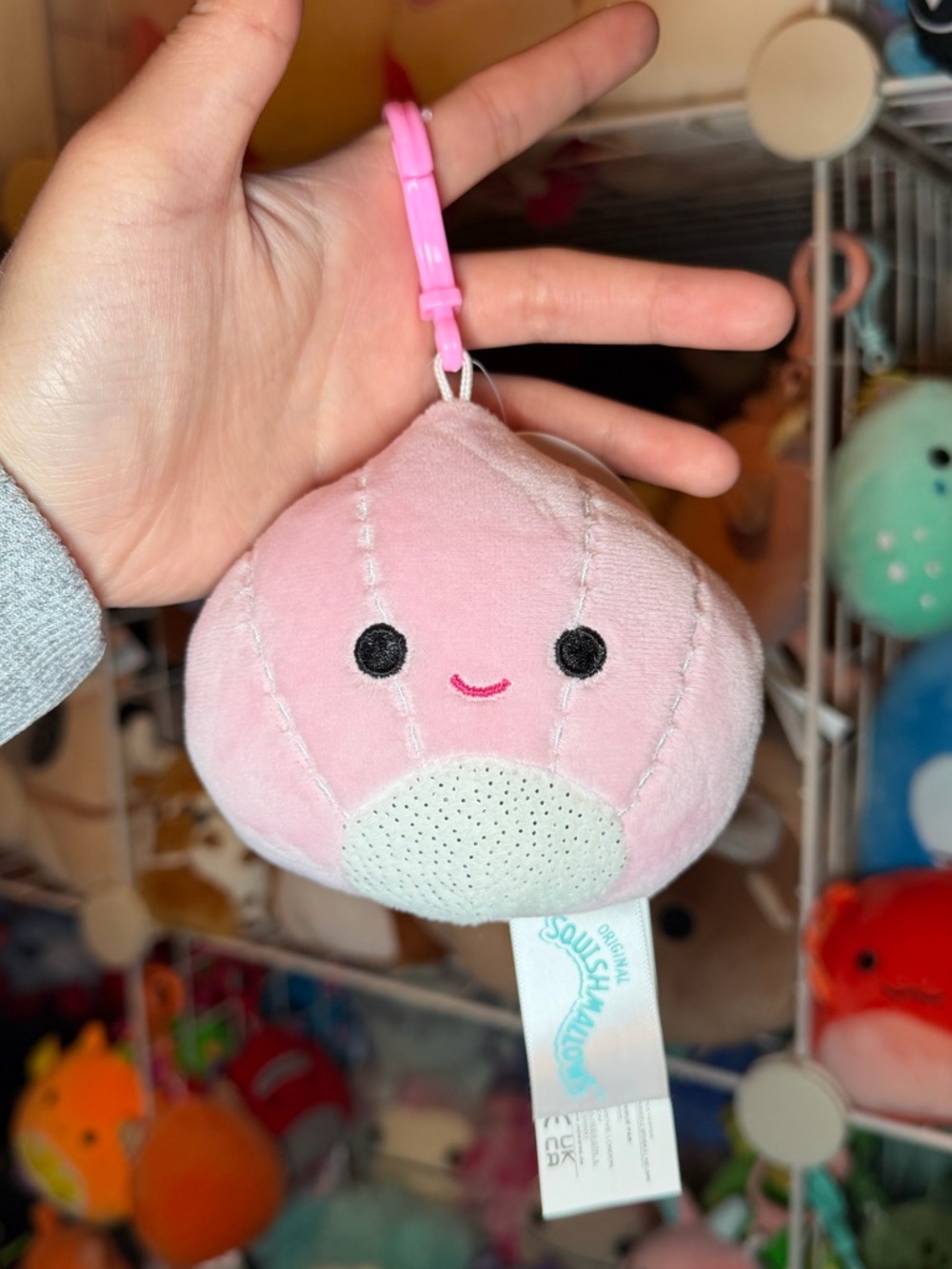 Squishmallows Squishmallow Aicha the Pink Clam 3.5" Stuffed Plush Clip